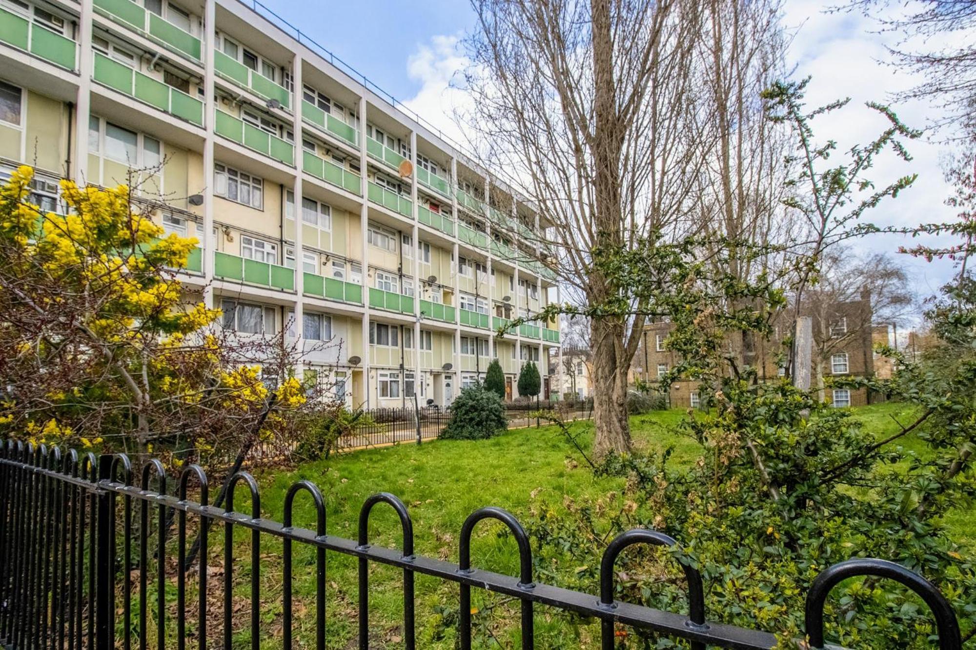 2 Bedrooms Close To Limehouse Station Apartamento